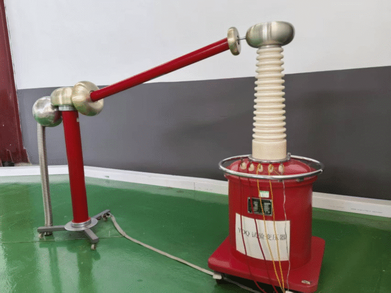 Gas-insulated power frequency test transformer